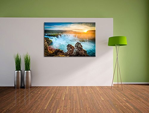 Wasserfall im Sonnenuntergang Format: 120x80 cm auf Leinwand, XXL riesige Bilder fertig gerahmt mit Keilrahmen, Kunstdruck auf Wandbild mit Rahmen, günstiger als Gemälde oder Ölbild, kein Poster oder Plakat
