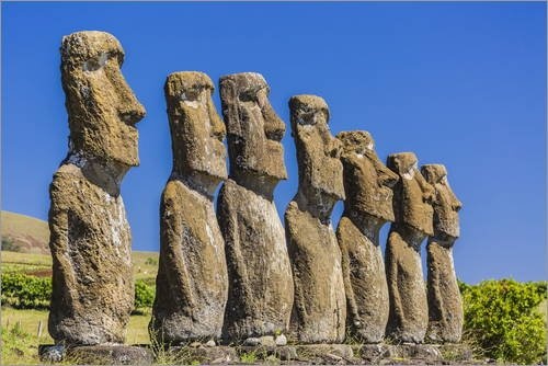 Leinwandbild 60 x 40 cm: Seven Moai at AHU Akivi, The First Restored Altar on Easter Island (Isla de Pascua) (Rapa NUI), UNES von Michael Nolan/Robert Harding - fertiges Wandbild, Bild auf Keilra.