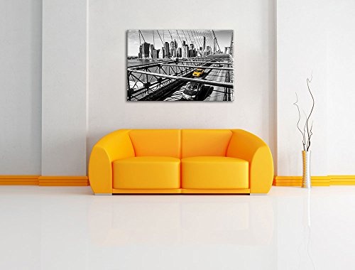 Gelbes Taxi in New York auf Brücke Format: 120x80 auf Leinwand, XXL riesige Bilder fertig gerahmt mit Keilrahmen, Kunstdruck auf Wandbild mit Rahmen, günstiger als Gemälde oder Ölbild, kein Poster oder Plakat