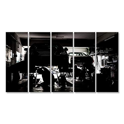 islandburner Bild Bilder auf Leinwand Mechaniker, die Autos in Einer kleinen Werkstatt in Silhouette inspizieren. Wandbild, Poster, Leinwandbild ENQ