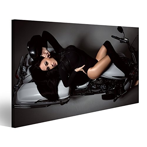 islandburner Bild Bilder auf Leinwand Junge sexy Mode Frau liegt auf Motorrad Fahrrad im Studio auf grauem Hintergrund Wandbild Leinwandbild Poster DPL