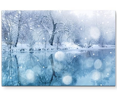 Fotografie – Winterlandschaft mit Fluss und Schneefall - Leinwandbild 120x80cm