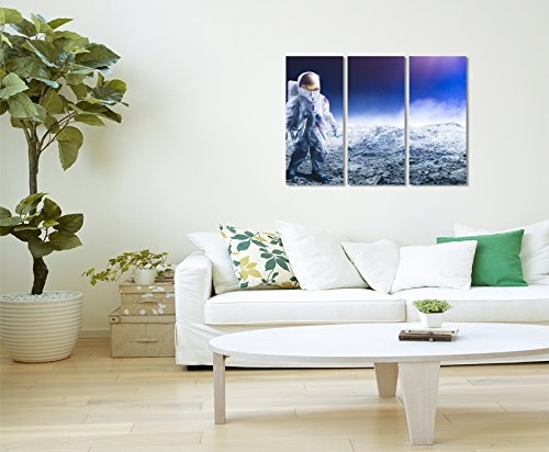 3 teiliges Leinwand-Bild 3x90x40cm (Gesamt 130x90cm) Astronaut in Mondlandschaft vor blauem Himmel auf Leinwand exklusives Wandbild moderne Fotografie für ihre Wand in vielen Größen