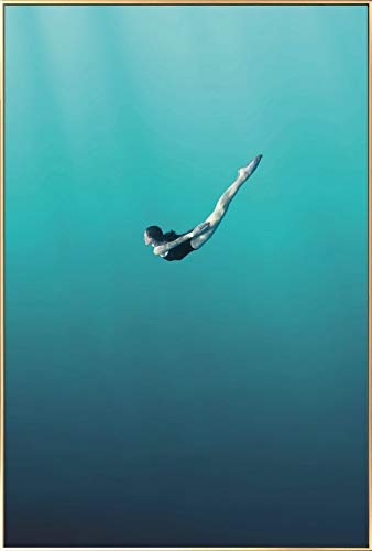 KunstLoft® Gerahmte Fotografie Inside The Ocean  60x90cm | moderner Foto-Print hinter Echtglas | Meer Taucherin Blau | Fotokunst inkl. Aluminium-Bilderrahmen