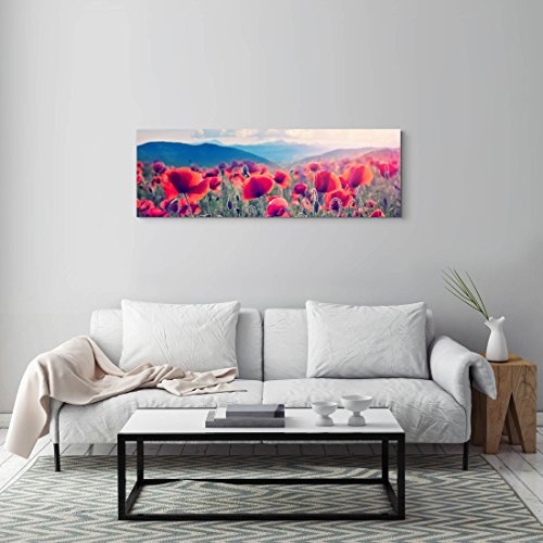 Bergwiese mit Mohnblumen - Panoramabild auf Leinwand in 150x50cm