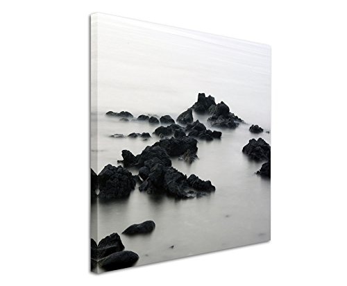 Quadratische Fotoleinwand 90x90cm Landschaftsfotografie - Schwarze Felsen im Meer auf Leinwand exklusives Wandbild moderne Fotografie für ihre Wand in vielen Größen