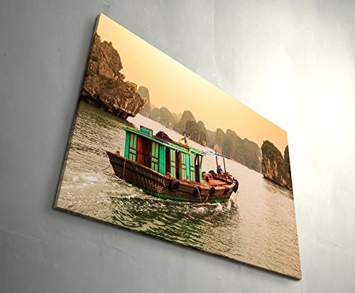 Paul Sinus Art Leinwandbilder | Bilder Leinwand 120x80cm Halong-Bucht mit Buntem Boot - Vietnam