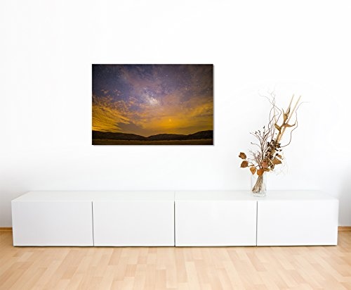 Paul Sinus Art Kunstfoto auf Leinwand 60x40cm Künstlerische Fotografie - Durchschimmernde Milchstraße auf Leinwand Exklusives Wandbild Moderne Fotografie für Ihre Wand in Vielen Größen