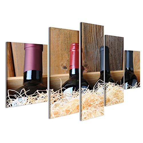 islandburner, Bild auf Leinwand Nahaufnahme von Vier verschiedenen Weinflaschen in Einer Holzkiste mit Strohpackmaterial. Wandbild Poster Leinwandbild