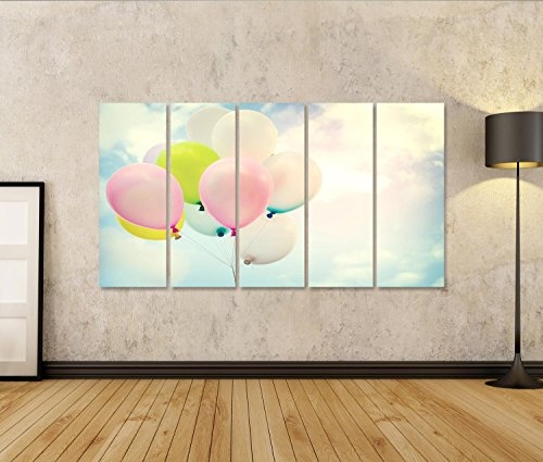 islandburner Bild Bilder auf Leinwand Vintage Bunte Ballon auf blauen Himmel Konzept der Liebe im Sommer und Valentins Wandbild Leinwandbild Poster DNE