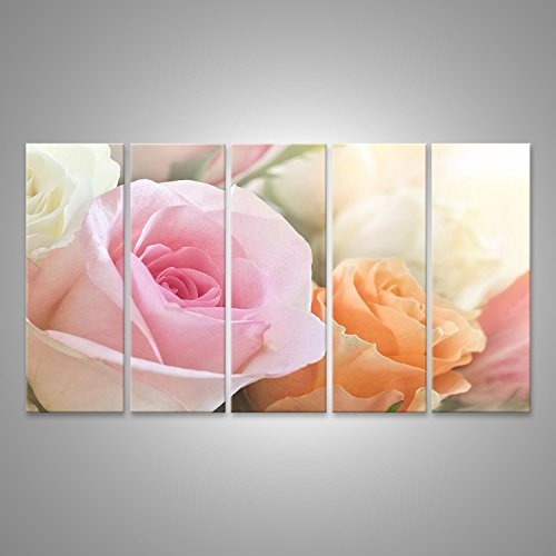 Bild auf Leinwand EIN schönes Bouquet von bunten Rosen geküsst vom warmen Sonnenlicht. Wandbild, Poster, Leinwandbild, Deko, Wanddeko, Wandtattoo