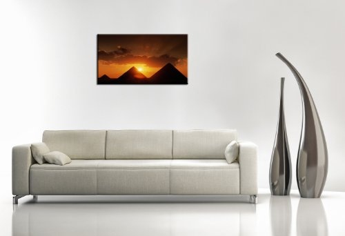 BERGER DESIGNS-Foto Bild (Pyramids at sunset-60x80cm) Bild auf Leinwand als Kunstdruck mit Rahmen aus Holz. Bild Motiv (Pyramiden Sonne Wolken Dämmerung).100% Made in Germany-Qualität aus Deutschland.