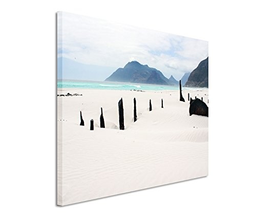 Modernes Bild 90x60cm Landschaftsfotografie - Weißer Sandstrand mit Wrack