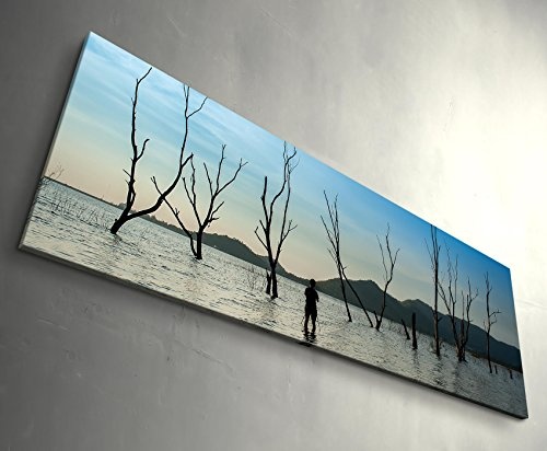 Panoramabild auf Leinwand in 150x50cm Abgestorbene Bäume im Wasser
