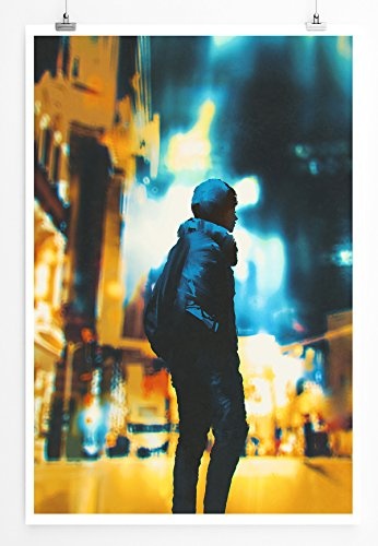Best for home Artprints - Bild - Junge Frau in einer Stadt bei Nacht- Fotodruck in gestochen scharfer Qualität