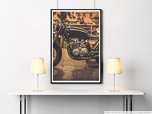 Best for home Artprints - Künstlerische Fotografie - Vintage Motorrad in der Garage- Fotodruck in gestochen scharfer Qualität