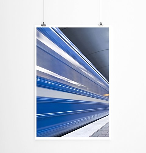 Best for home Artprints - Urbane Fotografie - Einfahrende blaue Bahn- Fotodruck in gestochen scharfer Qualität