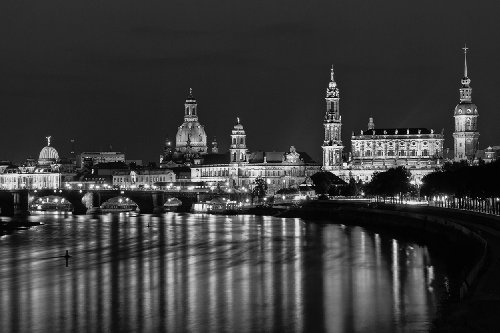 selbstklebende Fototapete "Dresden Skyline bei Nacht...