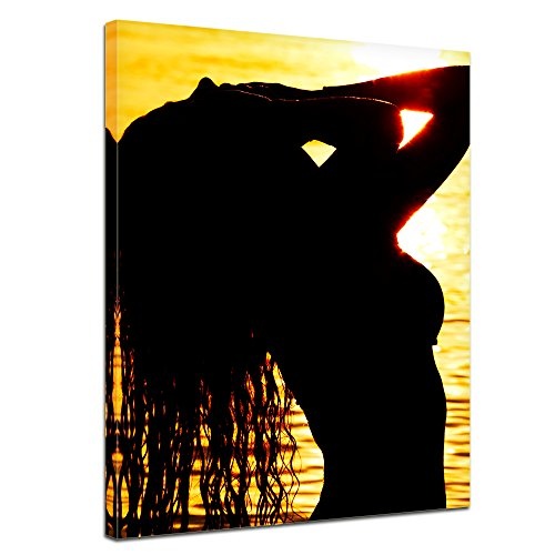 Bilderdepot24 Wandbild - Frau im Ozean - 50x70 cm - Leinwandbilder - Bilder als Leinwanddruck - Leinwandbild