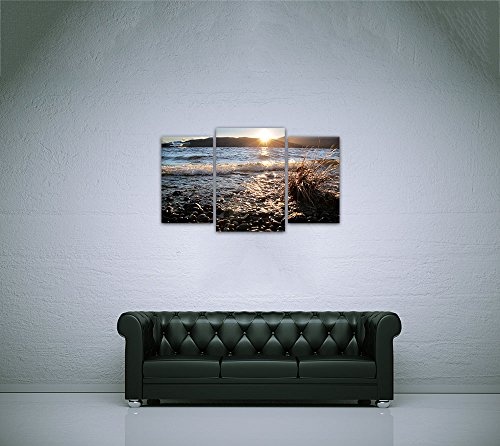 Wandbild - Lake Te Anau - Neuseeland - Bild auf Leinwand - 100x60 cm dreiteilig - Leinwandbilder - Landschaften - Fiordland National Park - Ufer im Sonnenuntergang