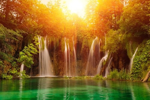 Fototapete selbstklebend Wasserfall, Plitvice Kroatien -...