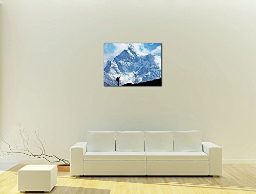Wandbild - Klettern im Himalaya - Bild auf Leinwand - 80x60 cm einteilig - Leinwandbilder - Landschaften - Hochgebirge - Sport - Silhouette eines Bergsteigers