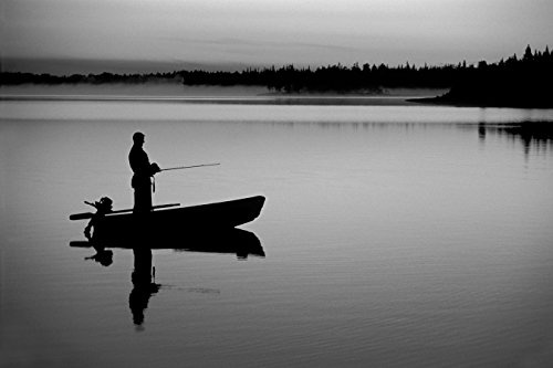Bilderdepot24 Vlies Fototapete - Angler in Norwegen - schwarz Weiss - 135x90 cm - mit Kleister - Poster - Foto auf Tapete - Wandbild - Wandtapete - Vliestapete
