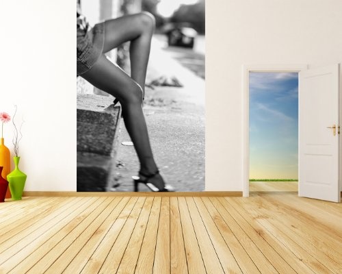 Fototapete selbstklebend sexy Frauenbeine - schwarz weiß 200x130 cm - Wandtapete - Poster - Dekoration - Wandbild - Wandposter - Bild - Wandbilder - Wanddeko