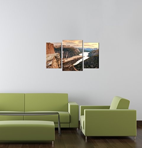 Wandbild - Trolltunga Norwegen - Bild auf Leinwand - 100x60 cm 3 teilig - Leinwandbilder - Landschaften - Sørfjord - Felsvorsprung - Trollzunge im Sonnenuntergang