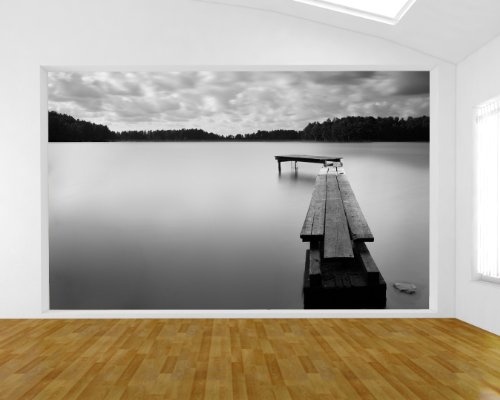 Bilderdepot24 Fototapete selbstklebend Steg sw - 420x270 cm - Wandposter Tapete Motivtapete - Natur Landschaft See Wasser Horizont