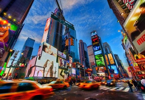 Fotodruck auf Leinwand, Motiv Stadtansicht New York Times Square mit schnellen Fahrzeugen, Nachdruck eines Ölgemäldes, Querformat, Groß 5- A2 - 16" X 24" (40CM X 60CM)
