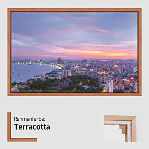 Homedeco-24 Canvas Leinwandbild Wandbild Kunstdruck, Twilight time in Pattaya 65x100 cm auf Keilrahmen gespannt und mit Massivholz-Schattenfugenrahmen 6 Farben-Auswahl, Hier Terrakotta