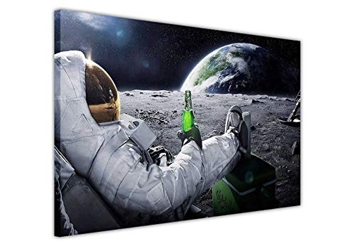 Astronaut auf Mond Motiv auf Leinwand im Format: 100x70 cm. Hochwertiger Kunstdruck als Wandbild. Billiger als ein Ölbild! ACHTUNG KEIN Poster oder Plakat!