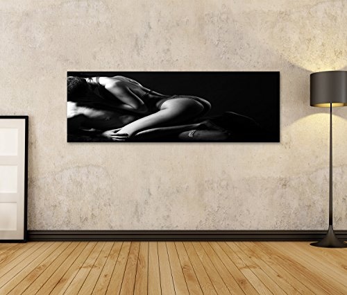 islandburner Bild Bilder auf Leinwand Sexy Junge Paar Frau in Spitze erotische Dessous sitzen über muskulösen Mann, schwarz und weiß Wandbild, Poster, Leinwandbild FBT