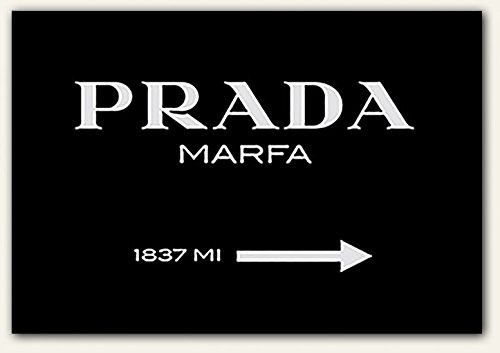 Modeschild Wegweiser zum konsumkritischen Marfa Kunstwerk in Texas - Leinwandbild - Bild auf Leinwand diverse Größen Leinwandbild XXL,schwarz, fertig gerahmter Kunstdruck zum Aufhängen bereit (120x80cm) (120x80cm)