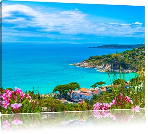Panorama über die Küste Italiens an der...
