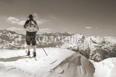 Leinwand-Bild 110 x 70 cm: "Sepia Vintage skier with wooden skis", Bild auf Leinwand