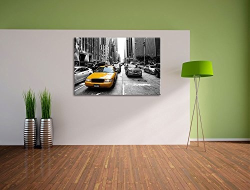 Gelbes Taxi in New York schwarz/weiß Format: 120x80 auf Leinwand, XXL riesige Bilder fertig gerahmt mit Keilrahmen, Kunstdruck auf Wandbild mit Rahmen, günstiger als Gemälde oder Ölbild, kein Poster oder Plakat