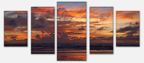 Leinwandbild Mehrteiler Sonnenuntergang am Strand in Bali