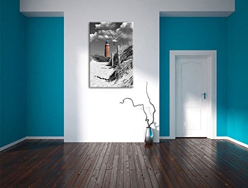 Leuchtturm mit Möwe an Strandweg schwarz/weiß Format: 80x60 auf Leinwand, XXL riesige Bilder fertig gerahmt mit Keilrahmen, Kunstdruck auf Wandbild mit Rahmen, günstiger als Gemälde oder Ölbild, kein Poster oder Plakat