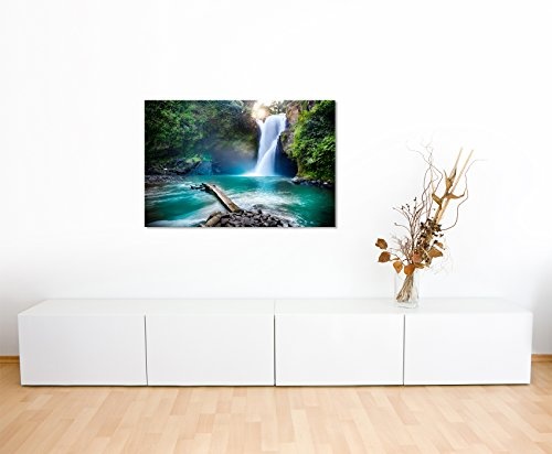 Sinus Art Wandbild 120x80cm Landschaftsfotografie - Wasserfall im Regenwald auf Leinwand für Wohnzimmer, Büro, Schlafzimmer, Ferienwohnung u.v.m. Gestochen scharf in Top Qualität