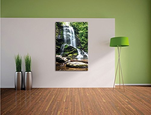 Pixxprint Wunderschöner tropischer Wasserfall, Format: 70x100 auf hochkantiges Leinwand