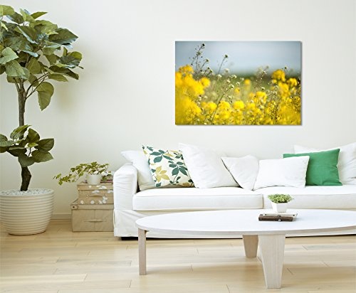 Fotoleinwand 90x60cm Landschaftsfotografie - Wiese mit gelben Blumen auf Leinwand exklusives Wandbild moderne Fotografie für ihre Wand in vielen Größen