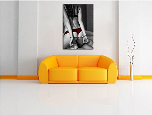 Sexy Frau in Unterwäsche mit Handschellen schwarz/weiß Format: 80x60 auf Leinwand, XXL riesige Bilder fertig gerahmt mit Keilrahmen, Kunstdruck auf Wandbild mit Rahmen, günstiger als Gemälde oder Ölbild, kein Poster oder Plakat
