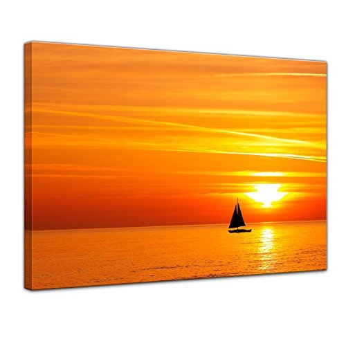 Wandbild - Sailing - Bild auf Leinwand - 80 x 60 cm - Leinwandbilder - Bilder als Leinwanddruck - Landschaften - orange - gelb - Segelboot im Sonnenuntergang