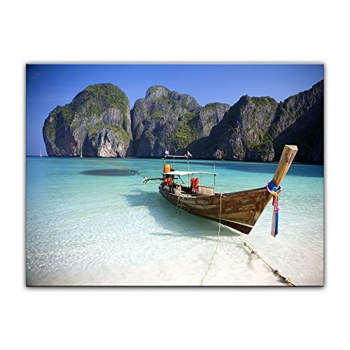 Wandbild - Maya Bay, KOH Phi Phi Ley - Thailand - Bild auf Leinwand - 80 x 60 cm - Leinwandbilder - Bilder als Leinwanddruck - Urlaub, Sonne & Meer - Asien - Boot am Strand