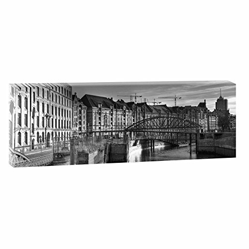 Hamburg - Speicherstadt | Panoramabild im XXL Format | Poster | Wandbild | Poster | Fotografie | Trendiger Kunstdruck auf Leinwand | Verschiedene Farben und Größen (150 cm x 50 cm, Schwarz-Weiß)
