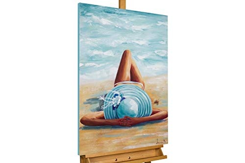 KunstLoft® Acryl Gemälde Beach Beauty 60x90cm | original handgemalte Leinwand Bilder XXL | Modern Frau Hut Strand Beige Blau | Wandbild Acrylbild Moderne Kunst einteilig mit Rahmen